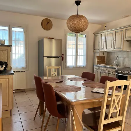 Semesterbostad Jolie Maison Lumineuse La Flotte